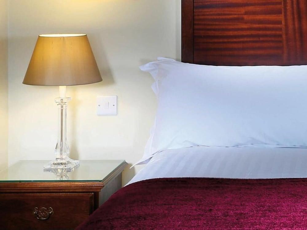 Macdonald Alveston Manor Hotel & Spa Stratford-upon-Avon Exterior foto