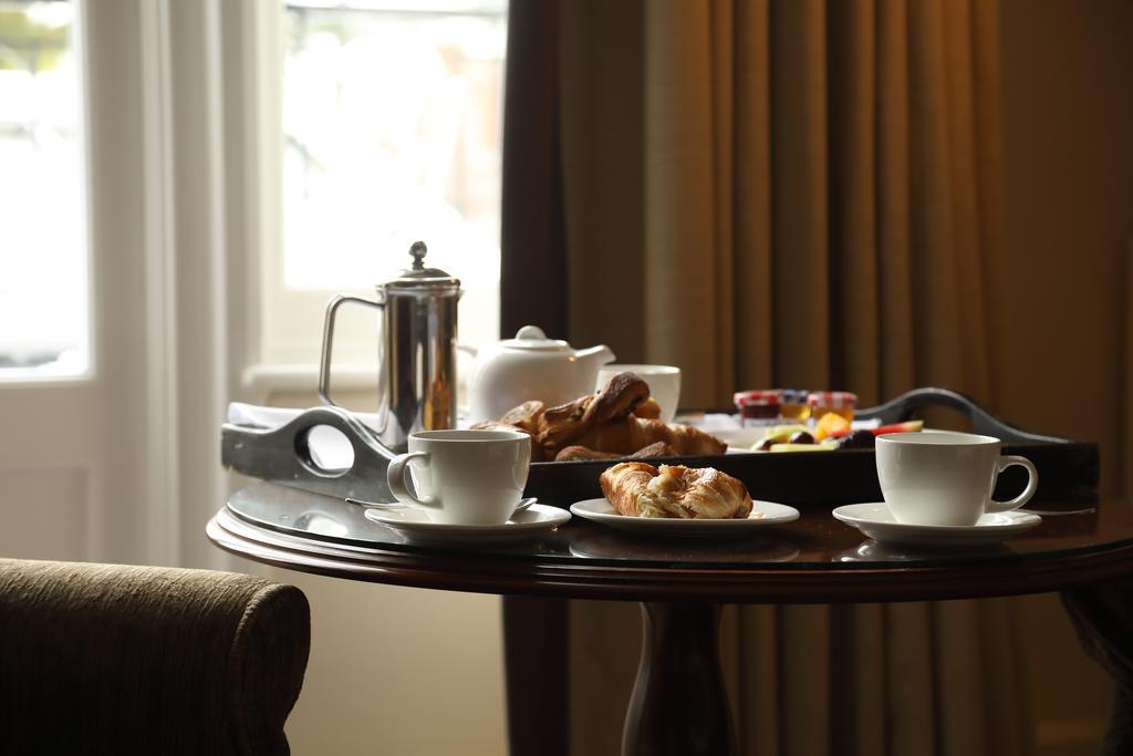 Macdonald Alveston Manor Hotel & Spa Stratford-upon-Avon Exterior foto